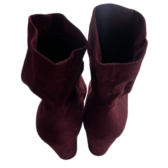 Plum ankle bootie chunky Heeled Boots with Sleek Silhouette, size 7 - Picture 3 of 10